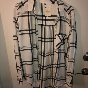 American Eagle Women’s Plaid Buttondown M